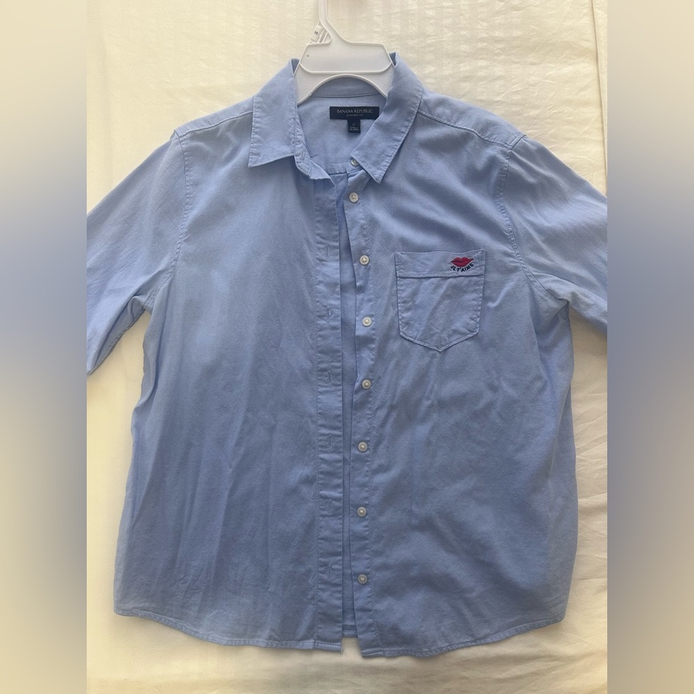 Banana Republic Sky Blue Casual Button-Down Shirt with Cute Chest Pocket